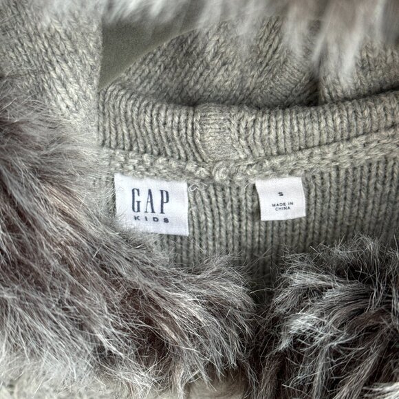 GAP kids grey knitted poncho with faux fur hood - Picture 6 of 10